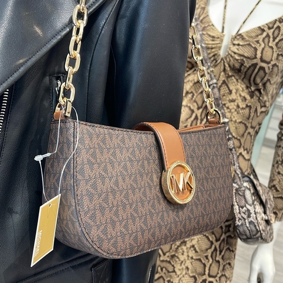 MICHAEL KORS
Carmen Small Shoulder Bag
Brown Signature 
NWT - Picture 15 of 16